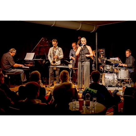 Valérie Graschaire | Studio5 International Jazz Quintett