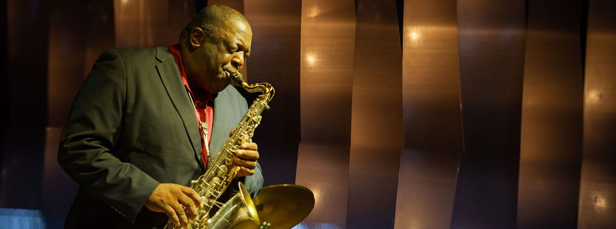 THE JESSE DAVIS QUARTET • AUSVERKAUFT