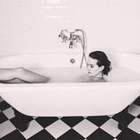 BIX TOP ACT: SUSANA SAWOFF - "Bathtub Rituals"
