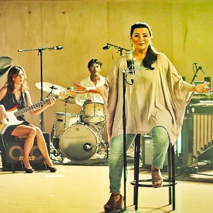 DUKESPAN NYC feat. Britta Medeiros - "Neue deutsche Lieder"