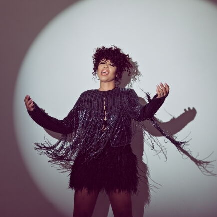 BIX TOP ACT: Shayna Steele – "Watch Me Fly"