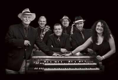 Eva Pantelli & Her Dear Friends „Hob Des – Let Us Play!“